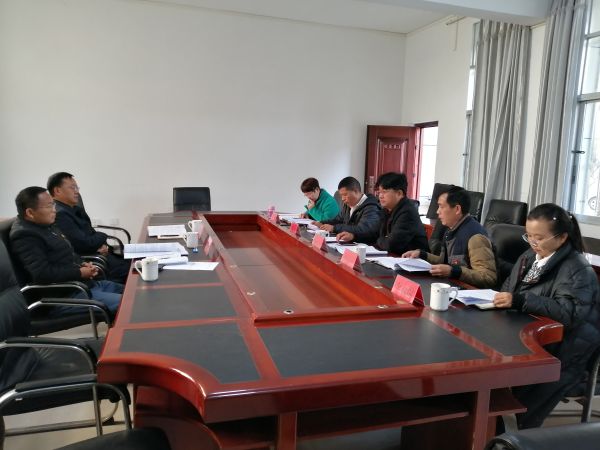 凤庆县教育体育局领导班子召开“不忘初心、牢记使命”暨汲取秦光荣案深刻教训专题民主生活会