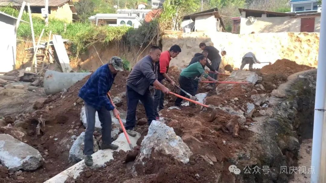 凤庆县“一事一议”：善管会治 扮靓美丽山村