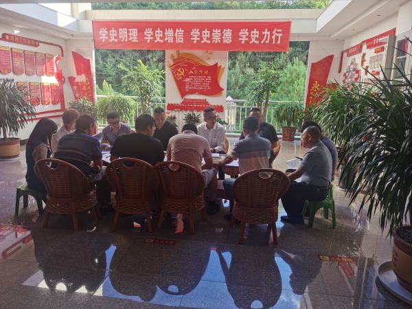县发展改革局第一时间“读报告、找项目”