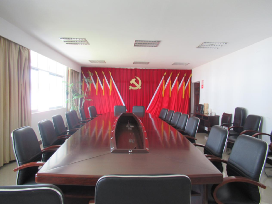 凤庆县人社局党员会议室