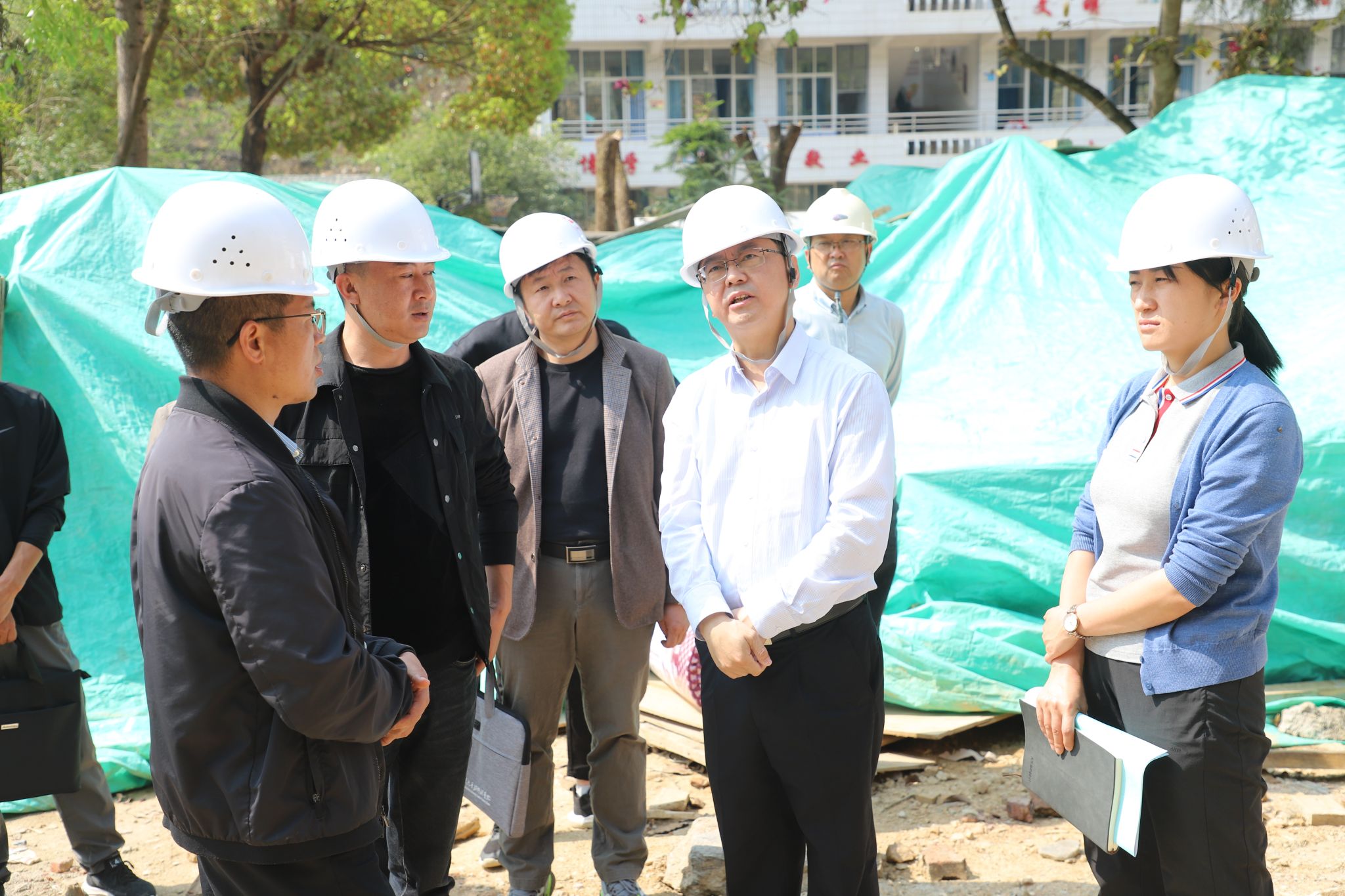 谭波深入勐佑镇调研