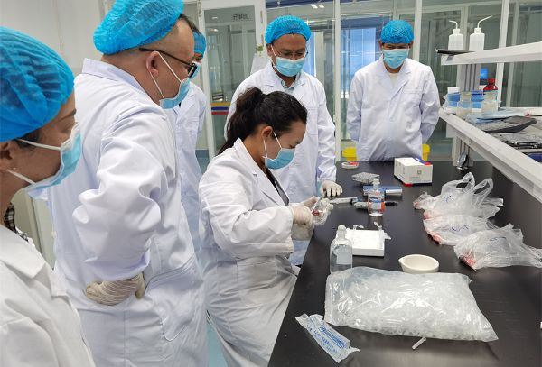 市动物疫病预防控制中心到我县开展兽医实验室PCR检测培训