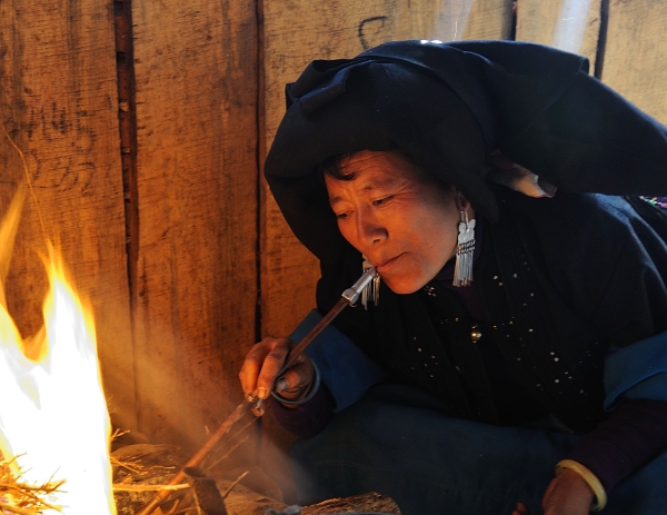 中年俐侎妇女