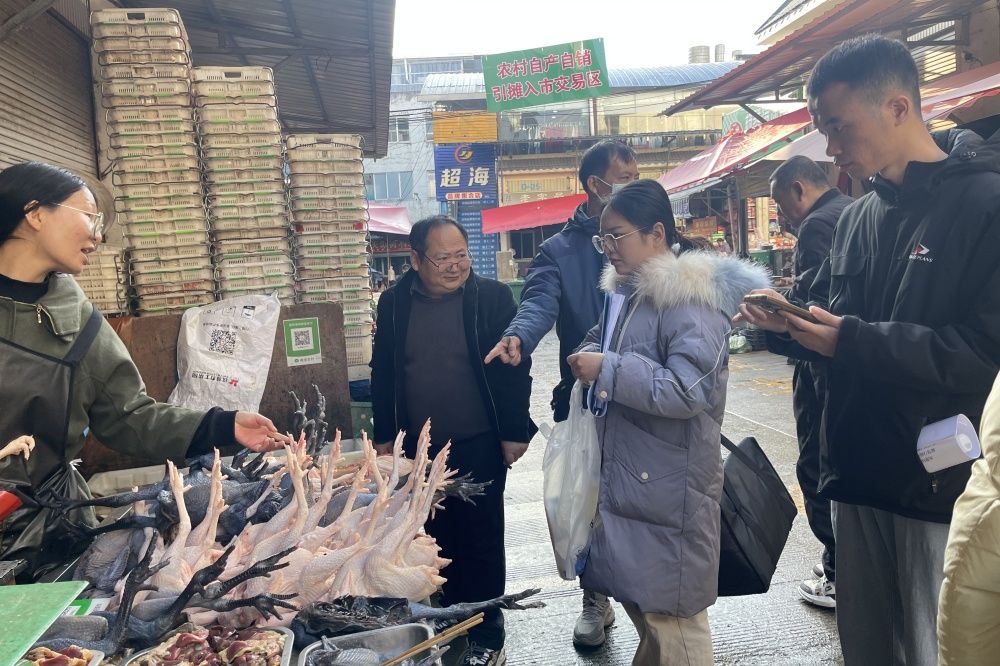 凤庆县农业农村局加大“两节”期间农产品安全监管力度，确保人民群众在节日期间能够享受安全、放心的食品