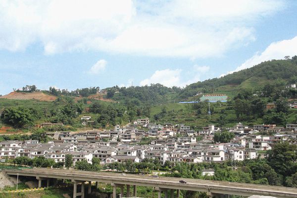 凤庆县采取“345”模式 抓人居环境 建美丽乡村